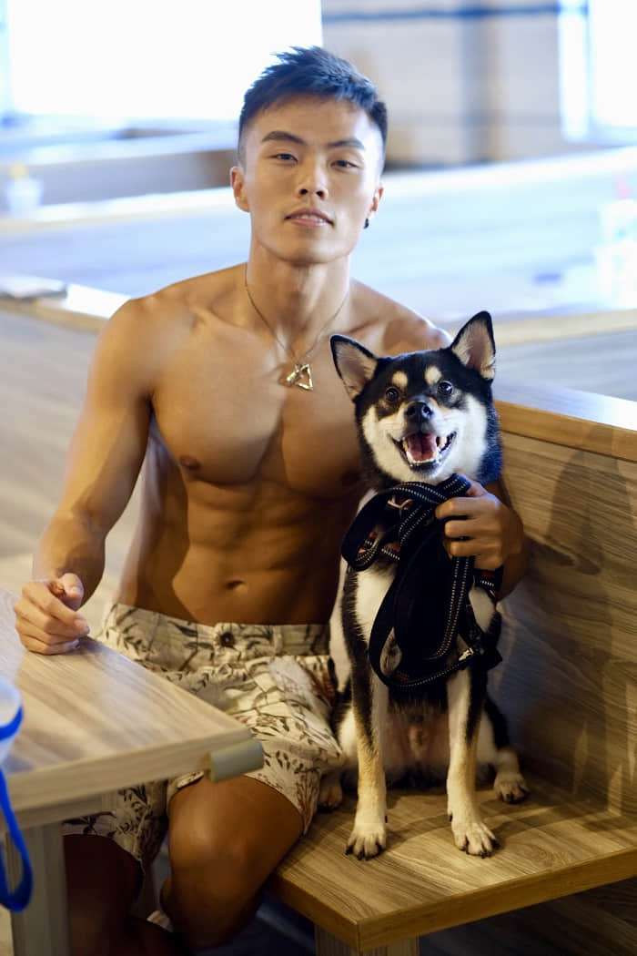 彩虹专访|性感内裤与医师袍换穿自如的肌肉网红牙医-Hank-NICEGAY