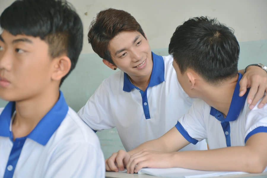 我国BL作品《鱼心河忍》情节激似《上瘾》!费洛蒙四射的高校男男同居生活-NICEGAY