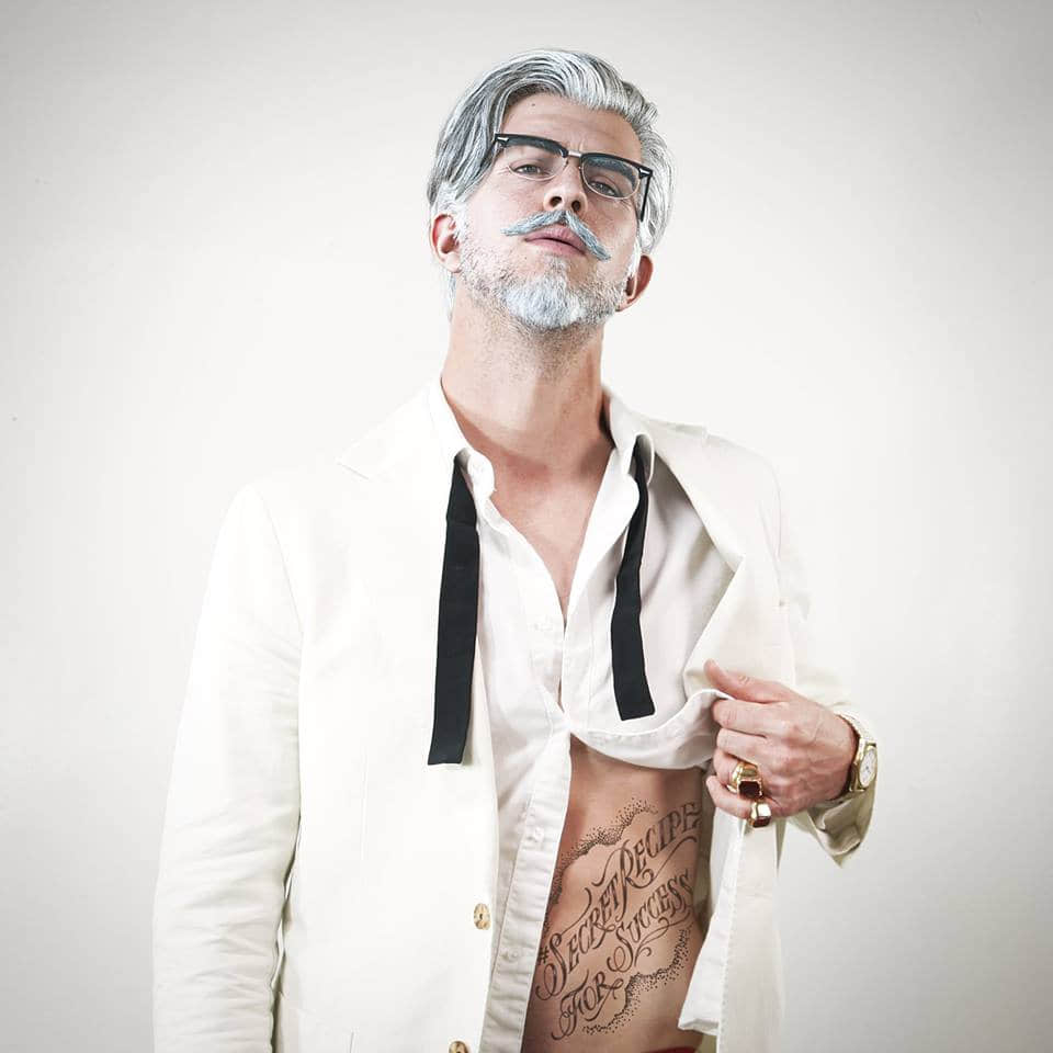 肯德基最新吉祥物完全很可以!让型男大叔喂你鸡!-NICEGAY