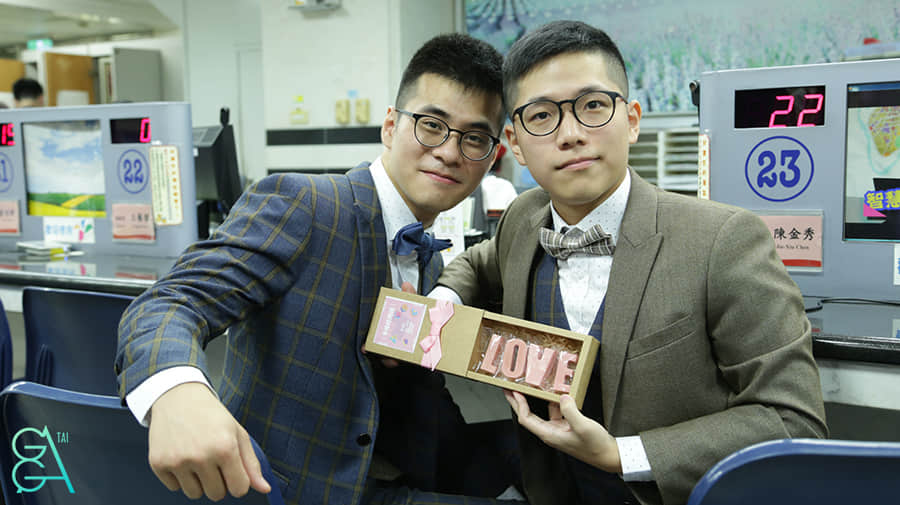 男同志IG网红9V跟史提爱情长跑五年后终于结婚 「身分证上的配偶是他的名字好兴奋!」-NICEGAY
