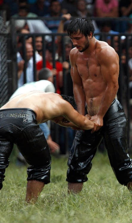 生活中的各种阿嘶!10个会让男同志小鹿乱撞的日常画面-NICEGAY