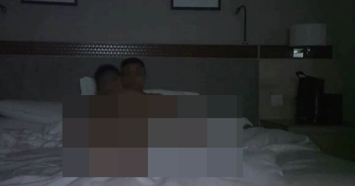 大马男同志性爱影片疑云 马国经济部长被爆与年轻鲜肉床上缠绵-NICEGAY