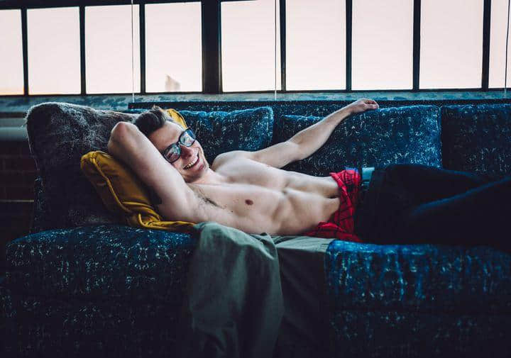 这个鲜肉蜘蛛人令你想撕开衣服 既哈利波特后鲜肉又献上性感蜘蛛人造型-NICEGAY