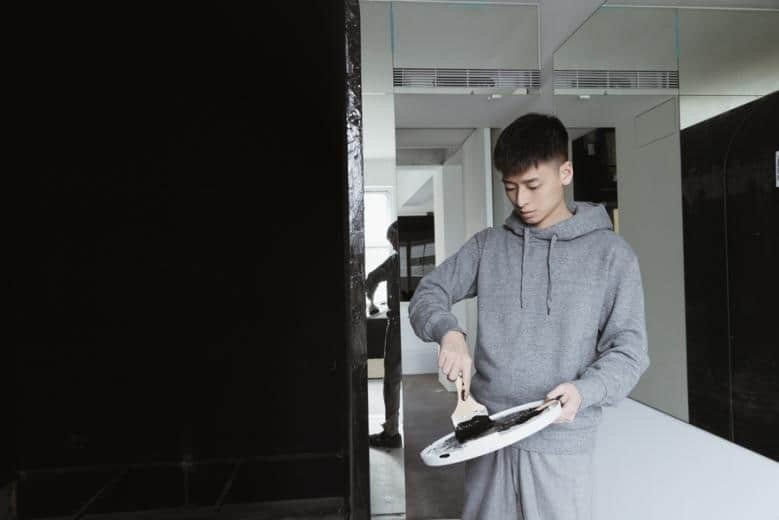 老公寓摇身一变为艺术品 艺术家周世雄构思「艺术家的家」体验画廊ROOM-NICEGAY
