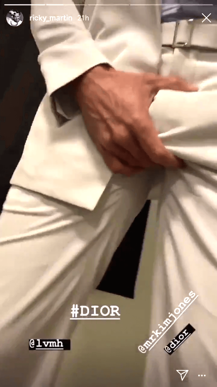 瑞奇马汀后台发IG限动勐力抓大包 粉丝大饱眼福!-NICEGAY