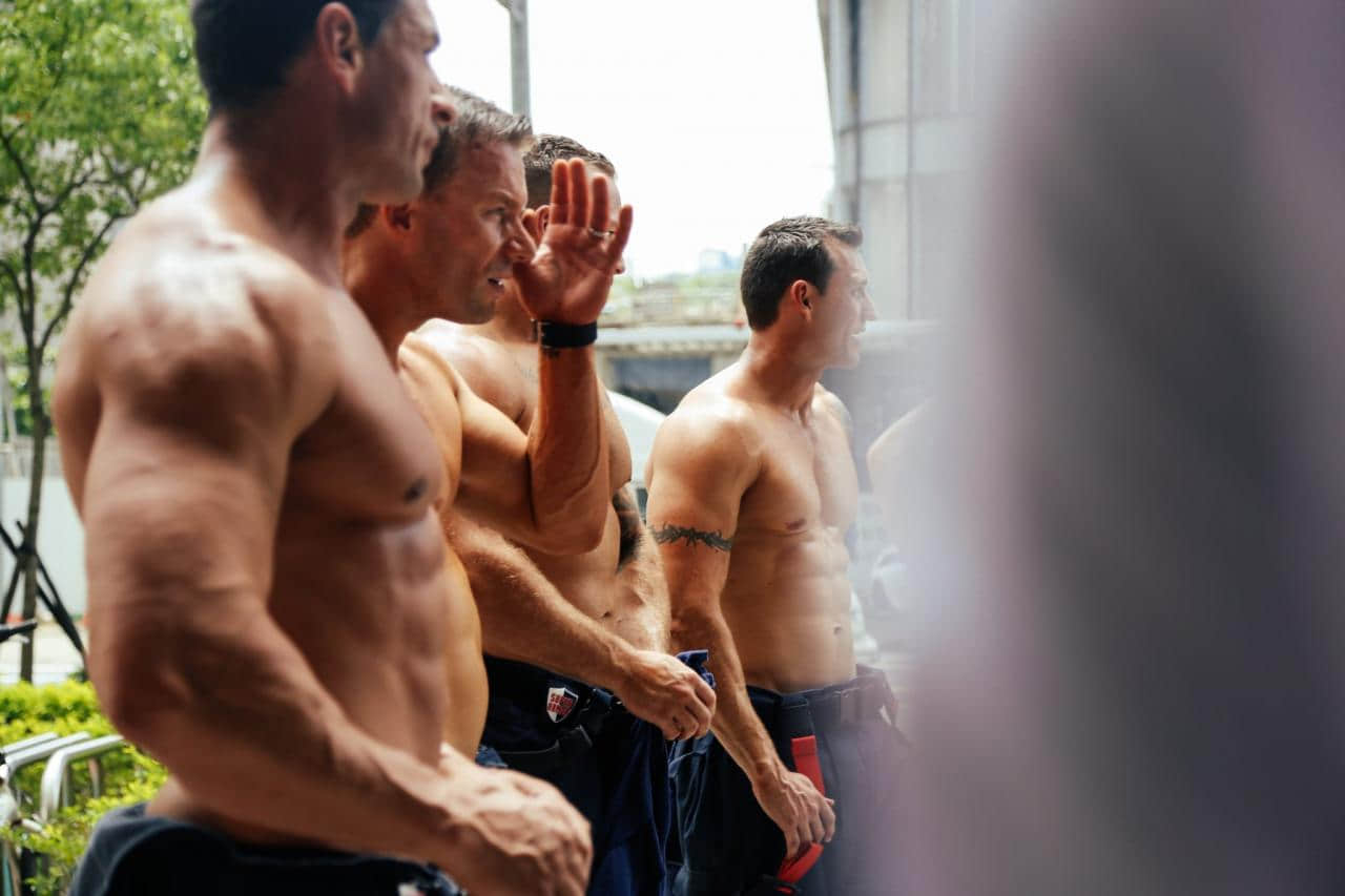 台澳猛男消防员合体互尬身材!合拍2020年最火辣消防月历!-NICEGAY