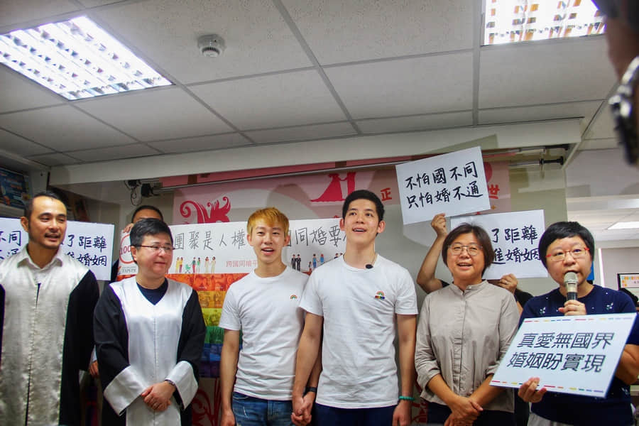 澳门男同志弃月薪10万工作要与台湾老公一起生活 现却被拒登记结婚-NICEGAY