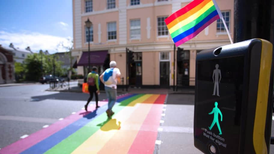 同志旅游朝圣地多上一笔 伦敦新铺彩虹人行道等你来踩点!-NICEGAY