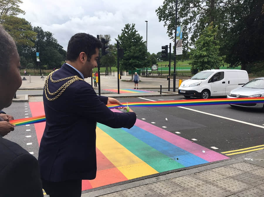 同志旅游朝圣地多上一笔 伦敦新铺彩虹人行道等你来踩点!-NICEGAY