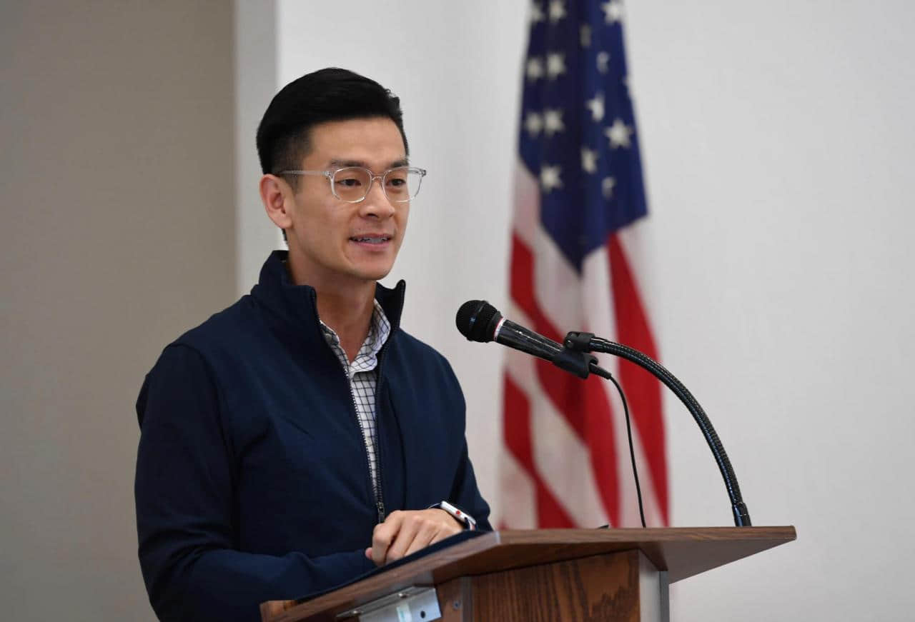 出柜男同志美国议员罗达伦谈出柜:当你出柜时,许多人的善意和接纳会让你惊讶-NICEGAY