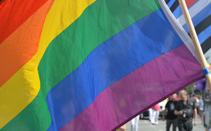菲国官员无能发放疫情救难物资 政府改派LGBTQ团体担任运送工作 -2 菲国官员无能发放疫情救难物资 政府改派LGBTQ团体担任运送工作-NICEGAY