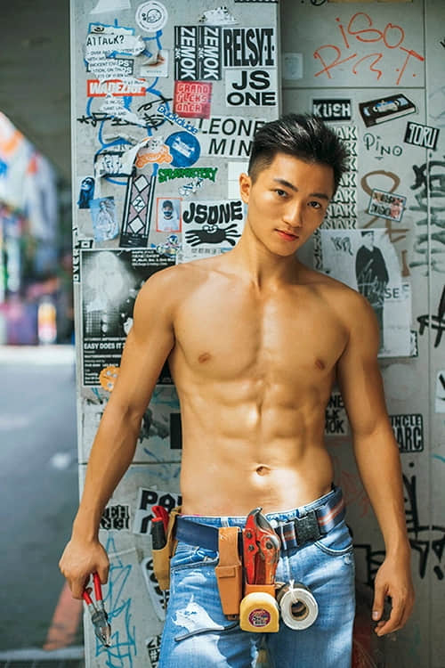天菜创作才子摄影师与三位肌肉网帅的慾色火花-《制服男友MEN IN UNIFORM:曾崇伦原创写真》-NICEGAY