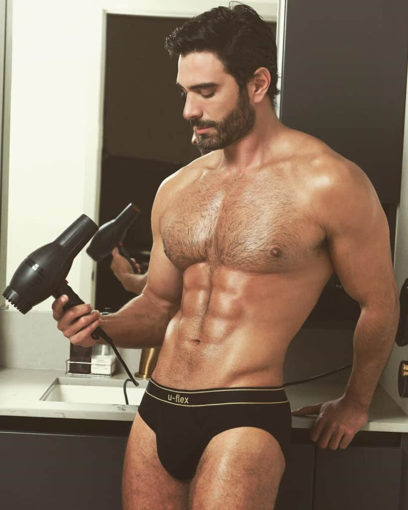 周一品肌肉|不用脱衣就可以电死人的拉丁肌肉帅哥:Ródiney Santiago-NICEGAY