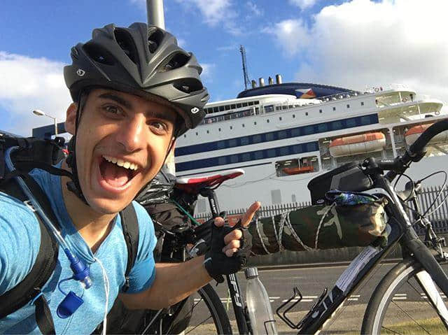 有鸡汤!希腊留英小帅哥没飞机可搭 48天单车之旅骑回老家 -1 有鸡汤!希腊留英小帅哥没飞机可搭 48天单车之旅骑回老家-NICEGAY