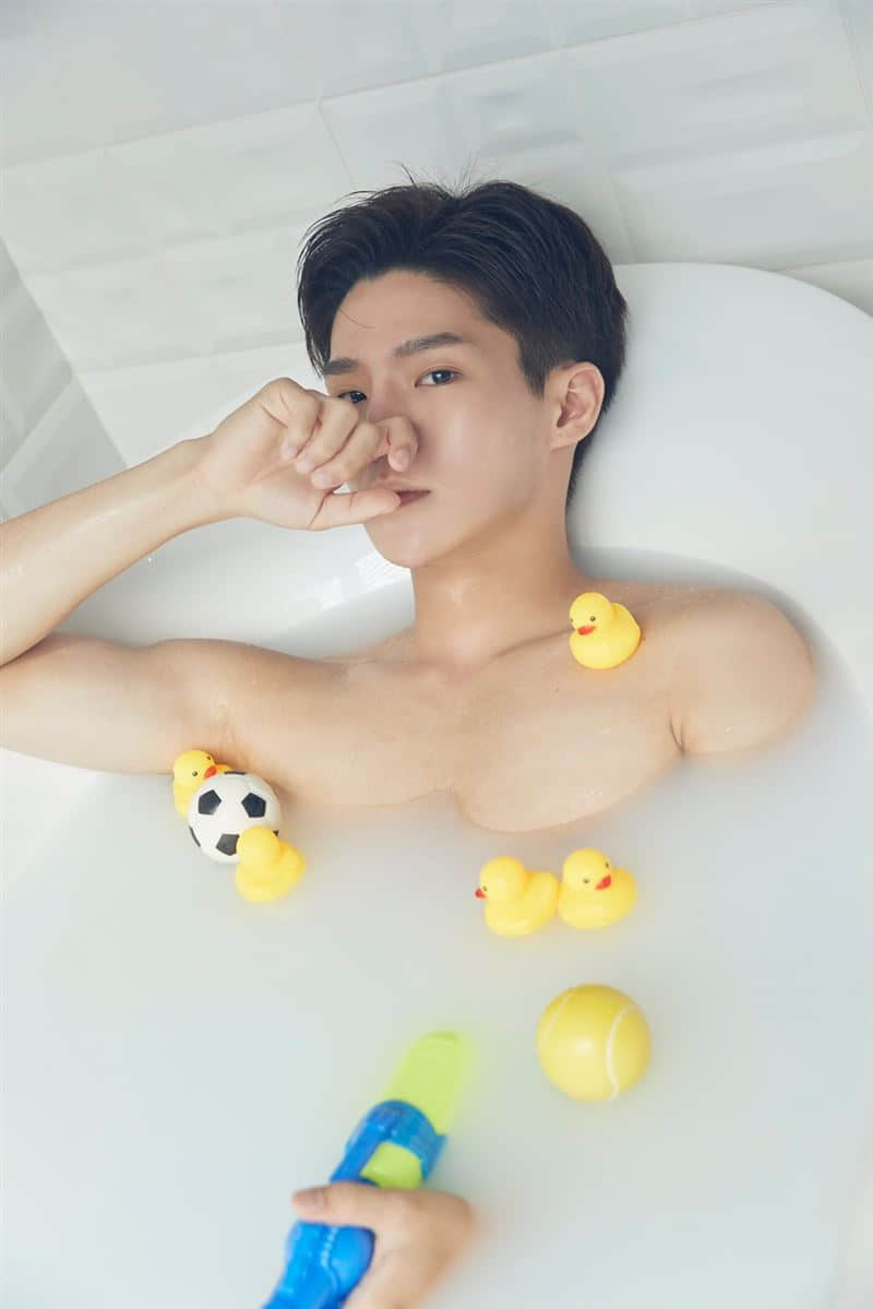 BL剧男星入伍去 国民甜点陈廷轩写真「握枪」露出好身材 -3 BL剧男星入伍去 国民甜点陈廷轩写真「握枪」露出好身材-NICEGAY
