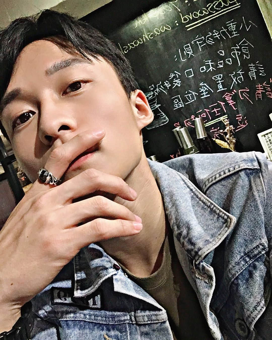 台制BL剧《无邪》！「小王识贤」张得中个性身材好硬汉 恋上白甜鲜肉秒变柔情暖男 -1