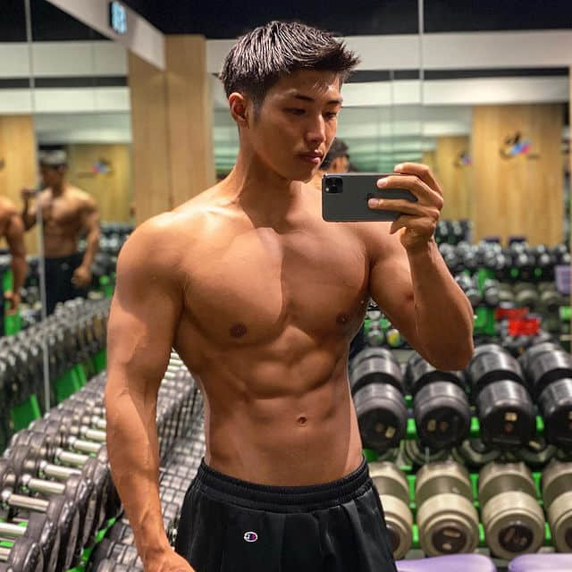 周一品肌肉|想练大肌肌?快欣赏不能错过的日本童颜巨巨:武田大地-NICEGAY