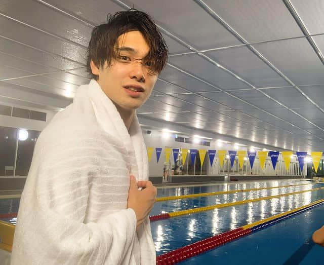 周一品肌肉|自由式游出璀璨人生的日本肌肉男大露人鱼线:中村克 Katsumi Nakamura-NICEGAY