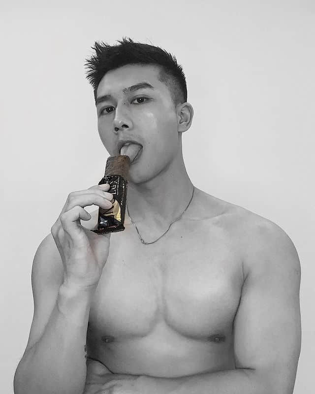 周六尝鲜肉|眼神锐利帅到出水!满足你的虎系鲜肉男幻想:Matt He-NICEGAY