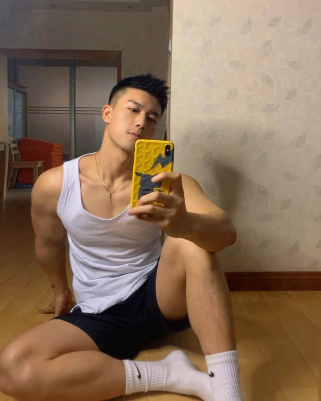 周六尝鲜肉|眼神锐利帅到出水!满足你的虎系鲜肉男幻想:Matt He-NICEGAY