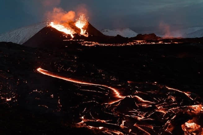 男同志冰岛火山前许下誓言 他们的爱有如岩浆般又浓又烈-NICEGAY