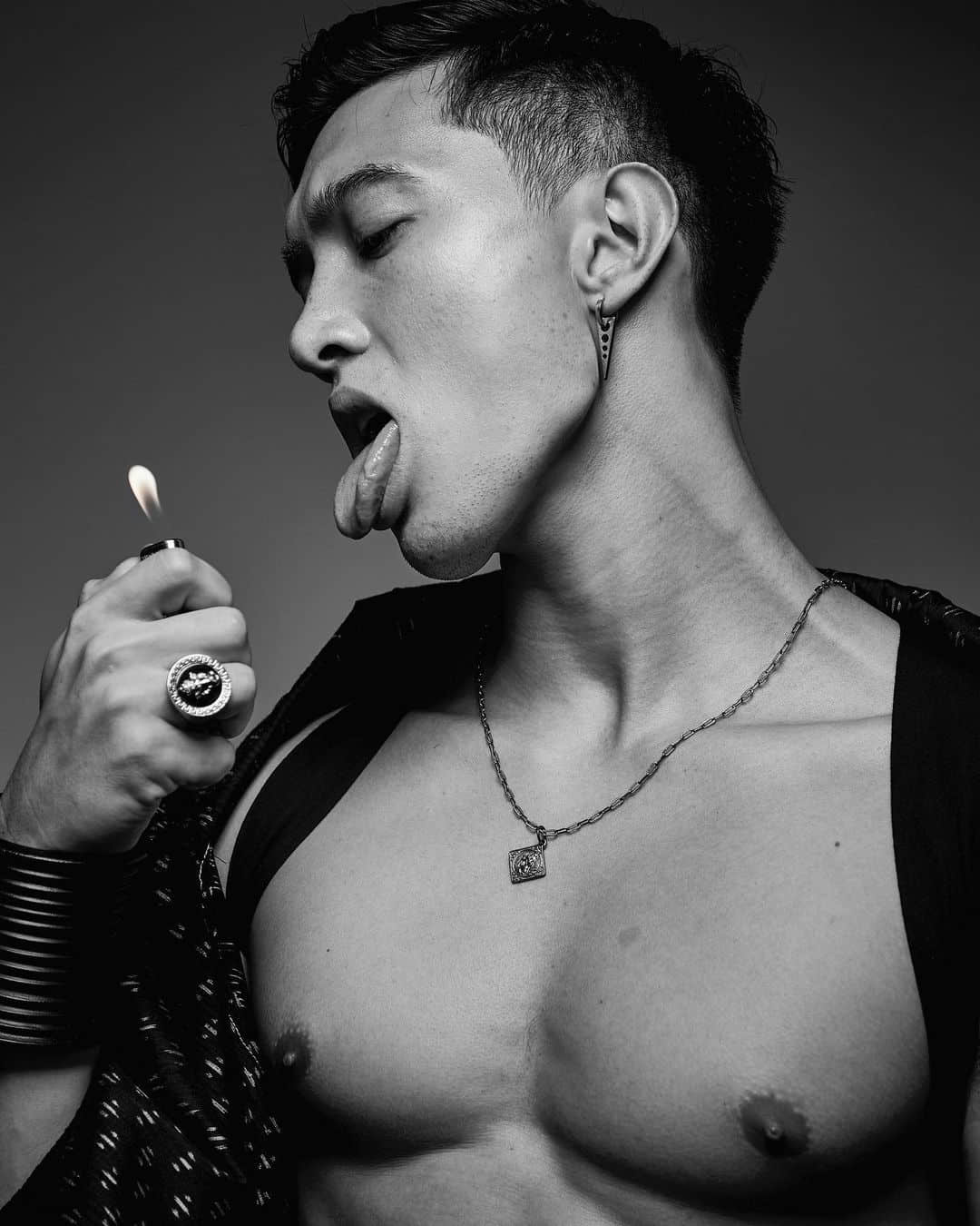 周六尝鲜肉|霸气神情锁定你!英泰运动鲜肉镇住你的心:Liam J. Ward-NICEGAY