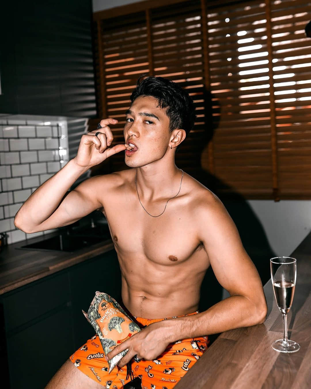 周六尝鲜肉|霸气神情锁定你!英泰运动鲜肉镇住你的心:Liam J. Ward-NICEGAY