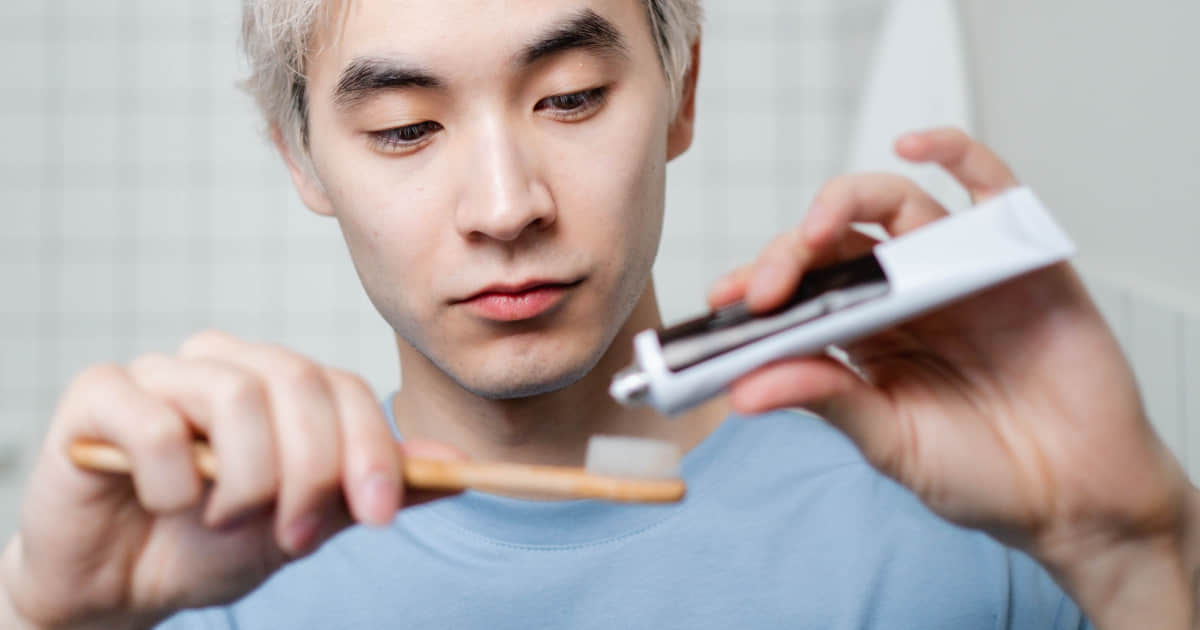 网友涂激凉牙膏按摩 GG 延长床事?医生:「别闹了先不要!」-NICEGAY