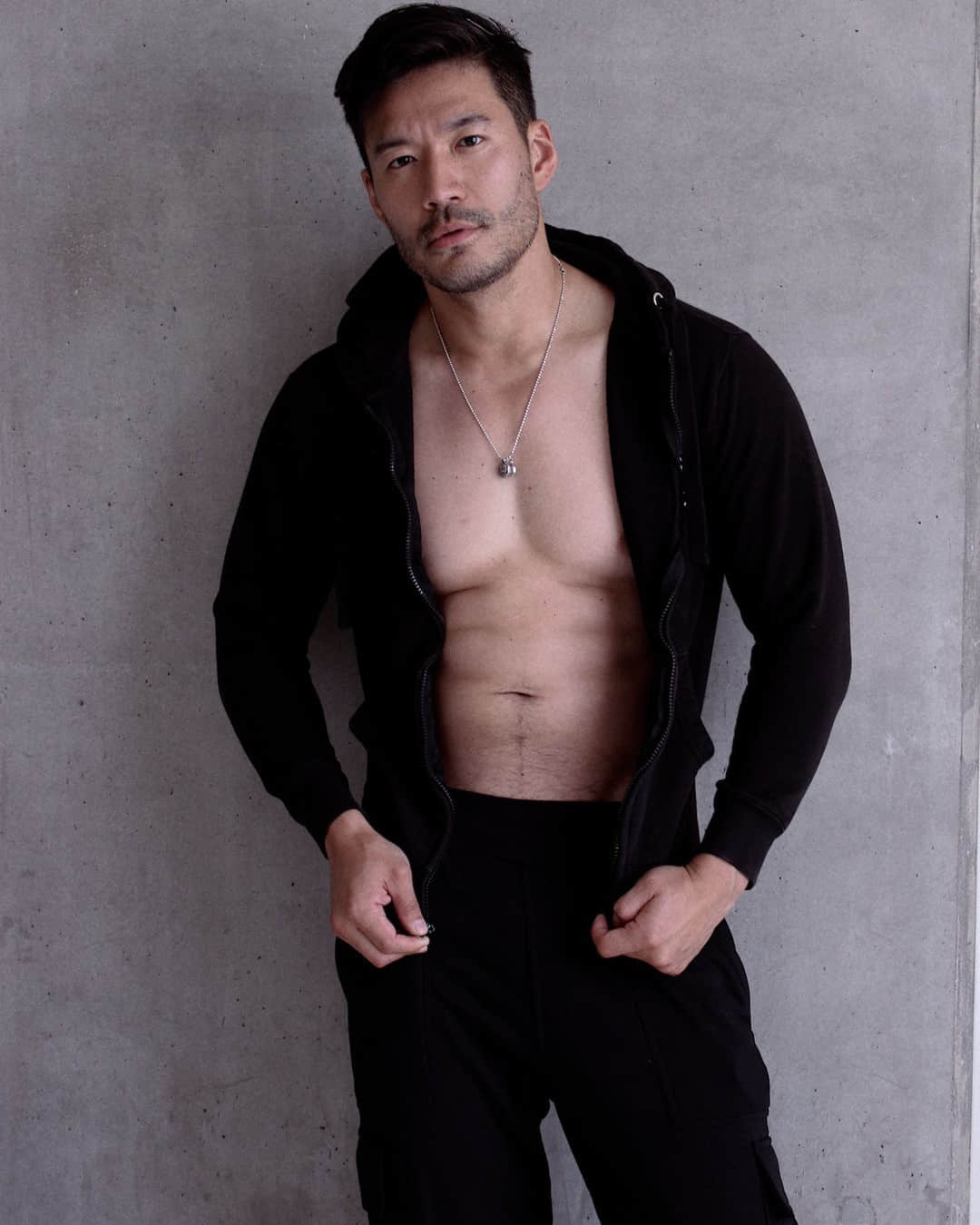 周一品肌肉|最璀璨的型男亚裔!走过坎坷路的肌肉天菜:Kevin Kreider-NICEGAY