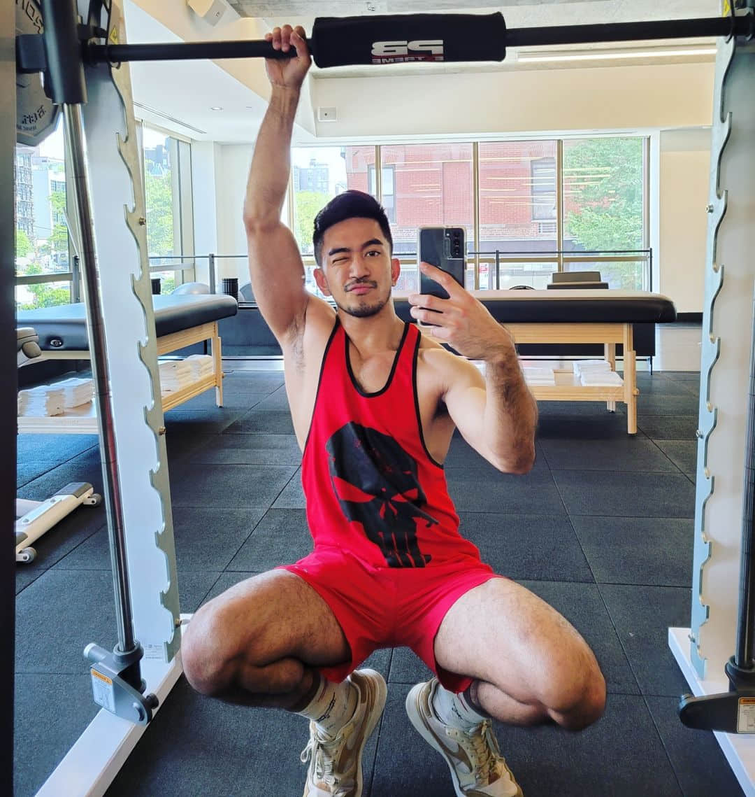 缅甸性感帅哥Okkar访谈!大秀身材之余也曾相挺缅甸同志权益!-NICEGAY