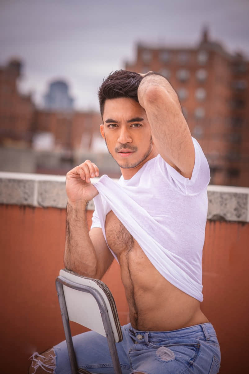 缅甸性感帅哥Okkar访谈!大秀身材之余也曾相挺缅甸同志权益!-NICEGAY