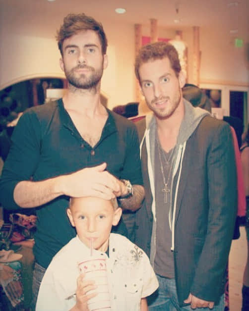 手足情深!9位超级支持自己兄弟姐妹出柜的明星:从 Chris Evans 到 Adam Livine-NICEGAY