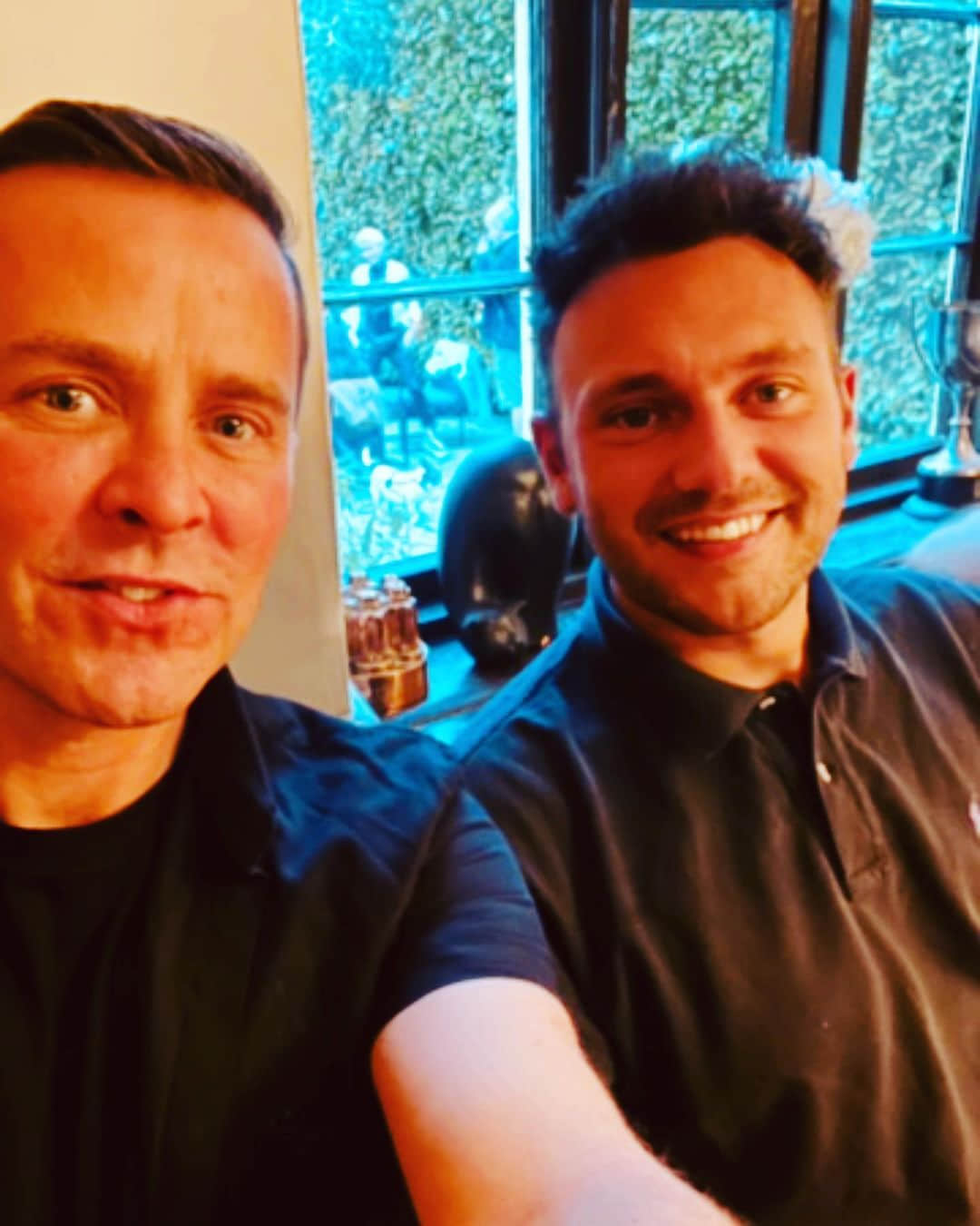 「与你有关的,我都喜欢。」 BBC广播主持人SCOTT MILLS发甜蜜订婚宣言-NICEGAY