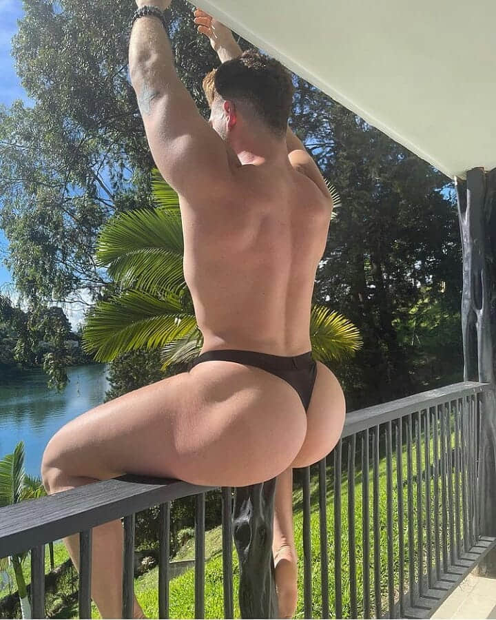 Grindr政策再松绑 蜜桃弹出大解放 快放上你最性感的辣照!-NICEGAY