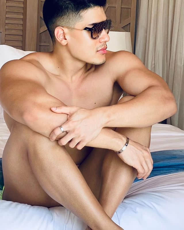 周一品肌肉|泰国阳光猛男好性感!红色内裤激发内心深层慾望:Seth Patrick-NICEGAY