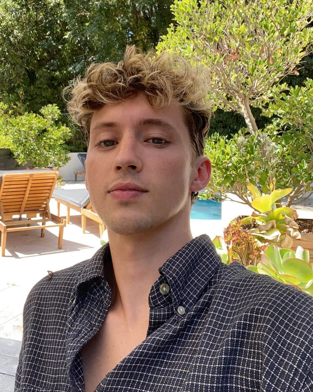 同志鲜肉歌手 Troye Sivan 确定出演潮男蓝调歌手 The Weeknd 监制影集《The Idol》-NICEGAY