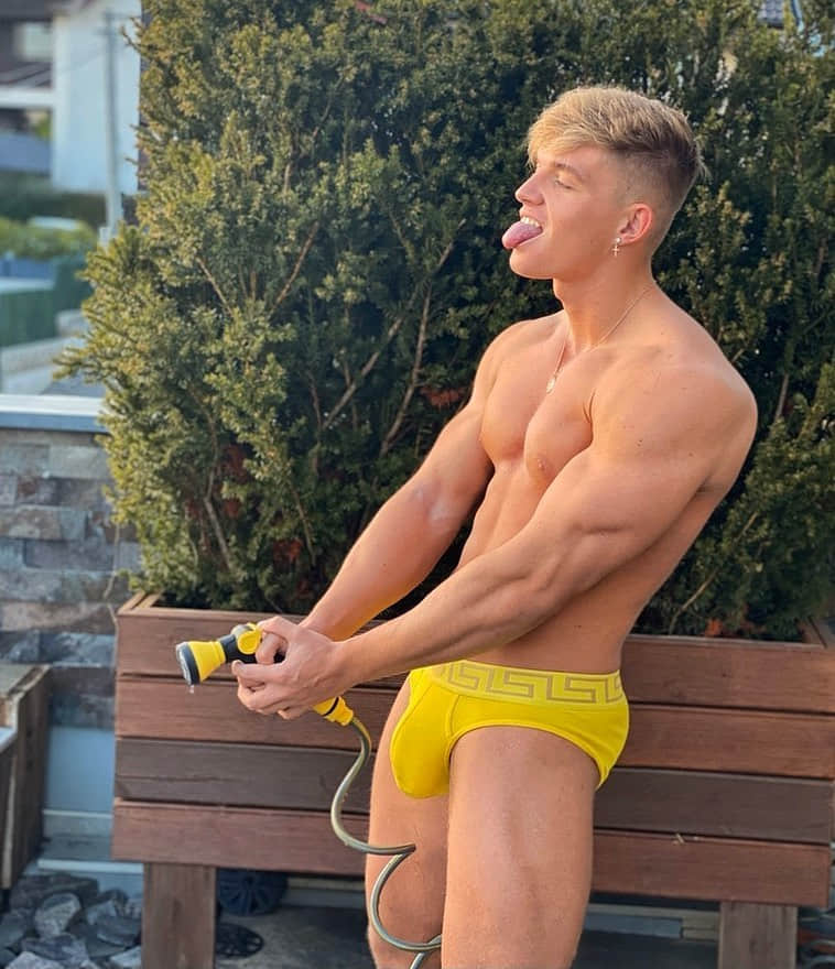 周一品肌肉|好身材阳光大男孩!想被摁在床上来回蹂躏:Paul Cassidy-NICEGAY