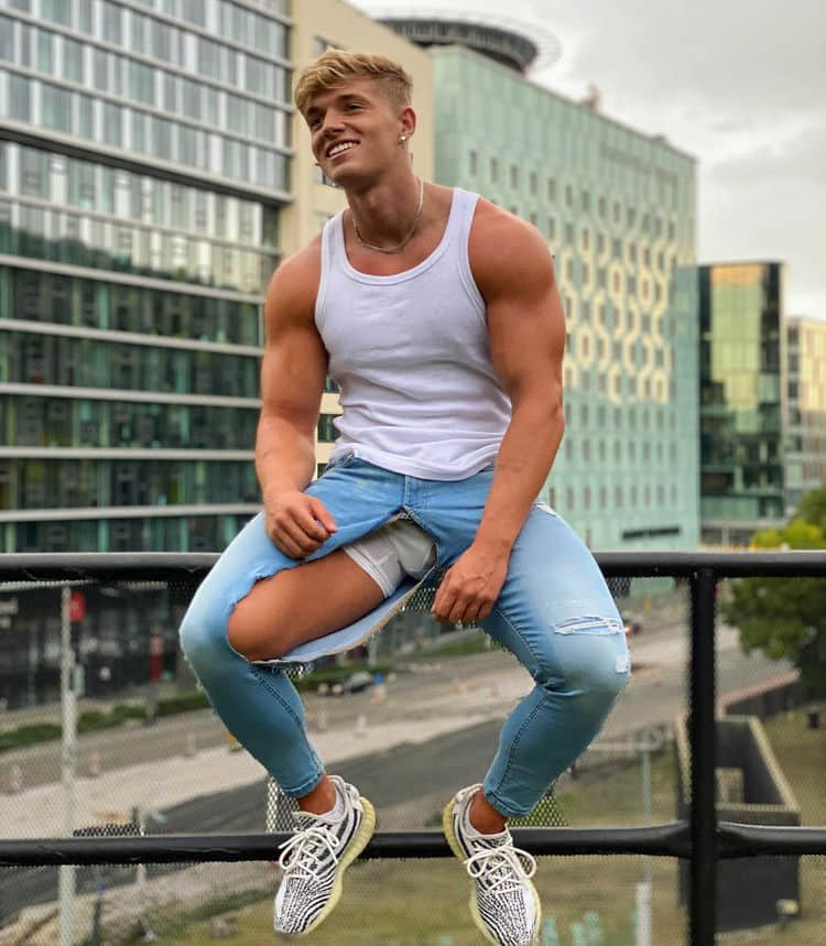 周一品肌肉|好身材阳光大男孩!想被摁在床上来回蹂躏:Paul Cassidy-NICEGAY