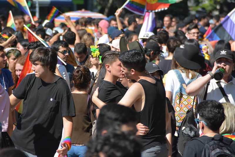 智利同婚法就等总统签署! 智利成全球实现婚姻平权第 31 地区-NICEGAY