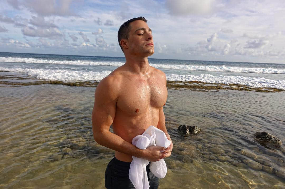 Colton Haynes 大爆好莱坞黑暗面! 「想要机会?你得衣衫不整地送文件!」-NICEGAY