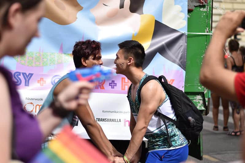 法学专家谴责:「匈牙利的『反 LGBTQ 法规』违反国际人权。」-NICEGAY