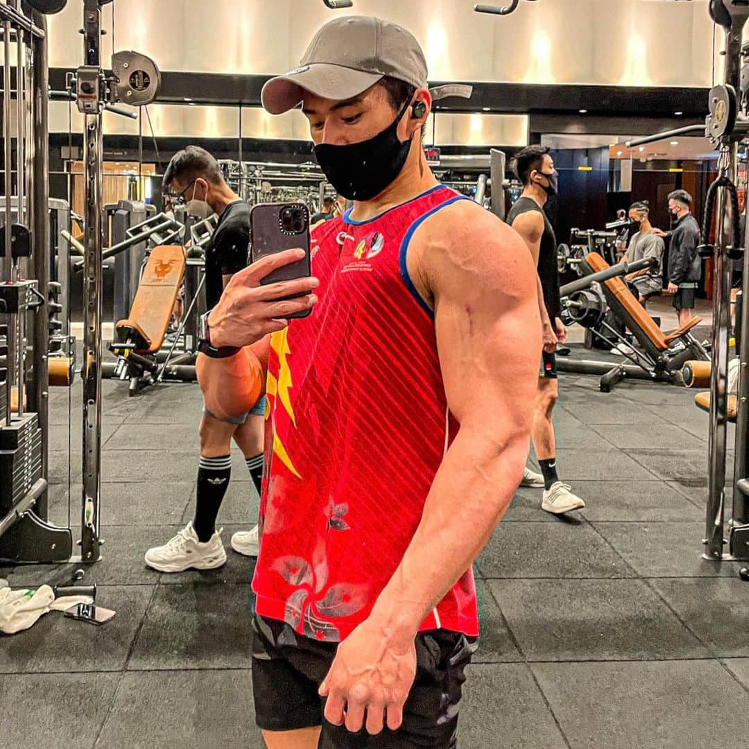 週六嚐鮮肉|想被全速衝撞! 可萌可猛的橄欖球員:Vitaly Yip-NICEGAY