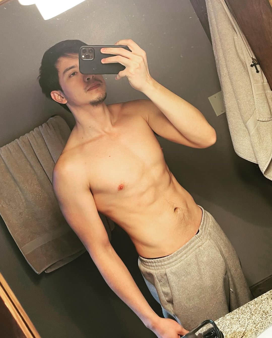 風靡菲律賓的酒窩小甜心 不只能演能唱還能脫!-NICEGAY