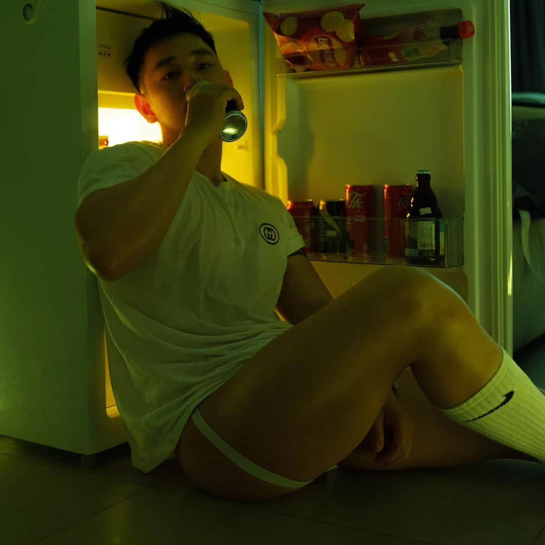 週一品肌肉|同志派對的活招牌!曾任 Dior 彩妝師的四川天菜:鄧涵洧-NICEGAY