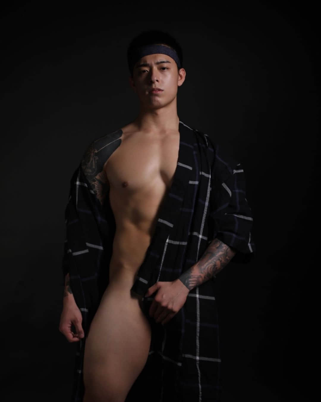 Titus Low 因重返 OnlyFans 被判入獄:「這種禁令持續下去是很不公平的。」-NICEGAY
