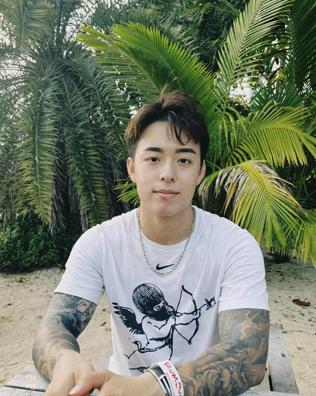 Titus Low 因重返 OnlyFans 被判入獄:「這種禁令持續下去是很不公平的。」-NICEGAY