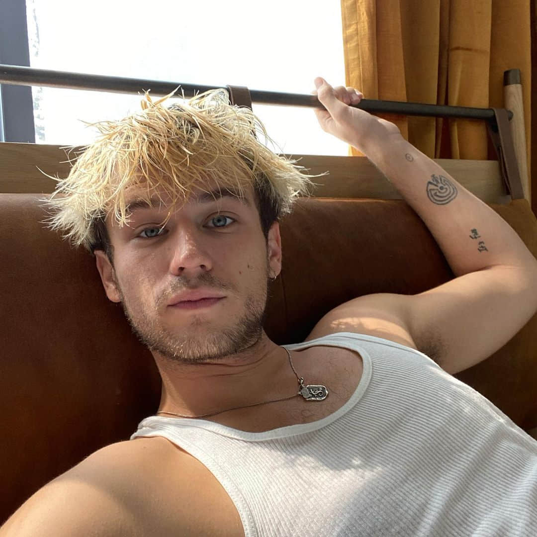 《漢娜的遺言》同志演員 Brandon Flynn 主演翻拍經典恐怖片《養鬼吃人》-NICEGAY