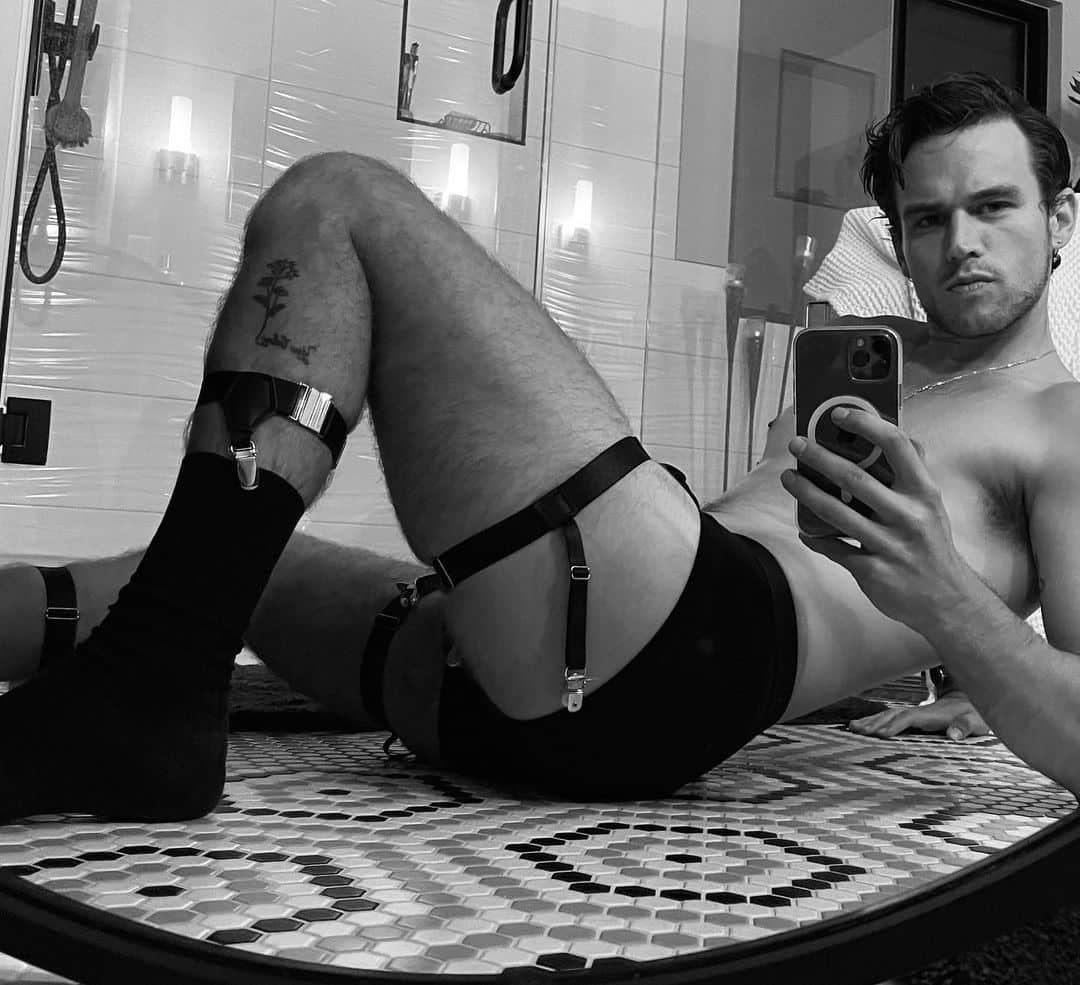 《漢娜的遺言》同志演員 Brandon Flynn 主演翻拍經典恐怖片《養鬼吃人》-NICEGAY