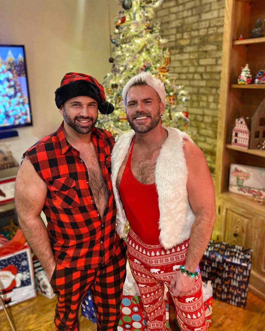 今年就由聖誕壯公公幫你送禮物 肌肉網帥瘋扮裝為派對暖身!-NICEGAY