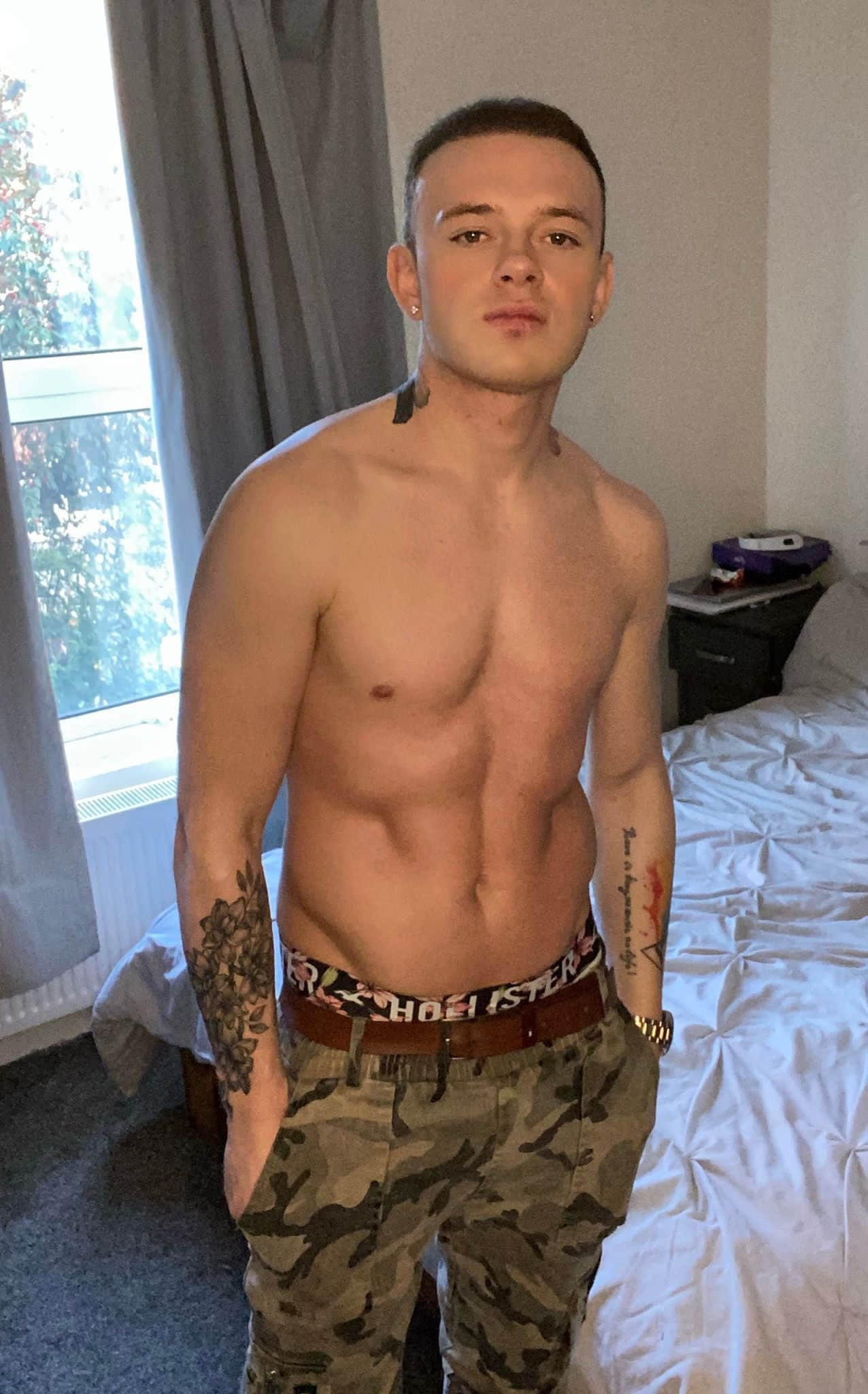國外網黃情侶公開徵 0 號 曝男優甘苦談:「素人脫了不一定會紅。」-NICEGAY